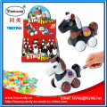 Plastikkönig Walking Horse Toy mit Süßigkeiten